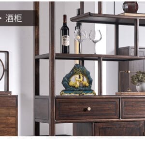 Tranh đĩa Lộc phát tài trên kệ cổ điển