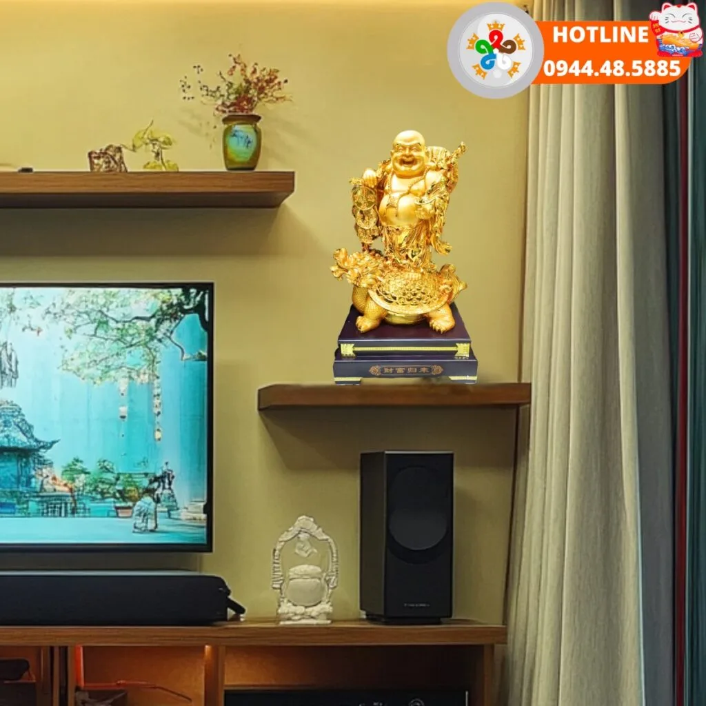Phật Di Lặc ngự long quy cao 60cm P01 Phật Di Lặc ngự long quy đặt trong không gian phòng khách