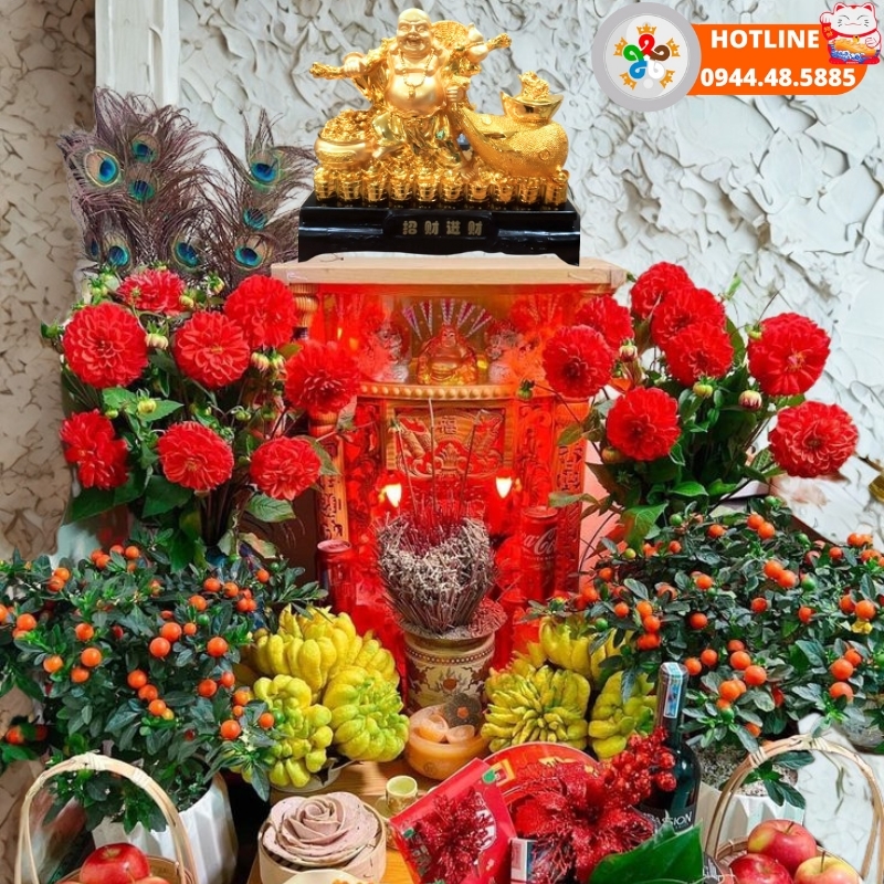 Tượng Phật di lặc kéo túi vàng tài lộc P02 tượng phật di lặc kéo túi vàng đặt tại không gian ban thờ thần tài