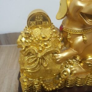 Tượng chó vàng Vượng tài tấn bảo TCG1203 Tượng chó vàng nhìn từ góc độ khác