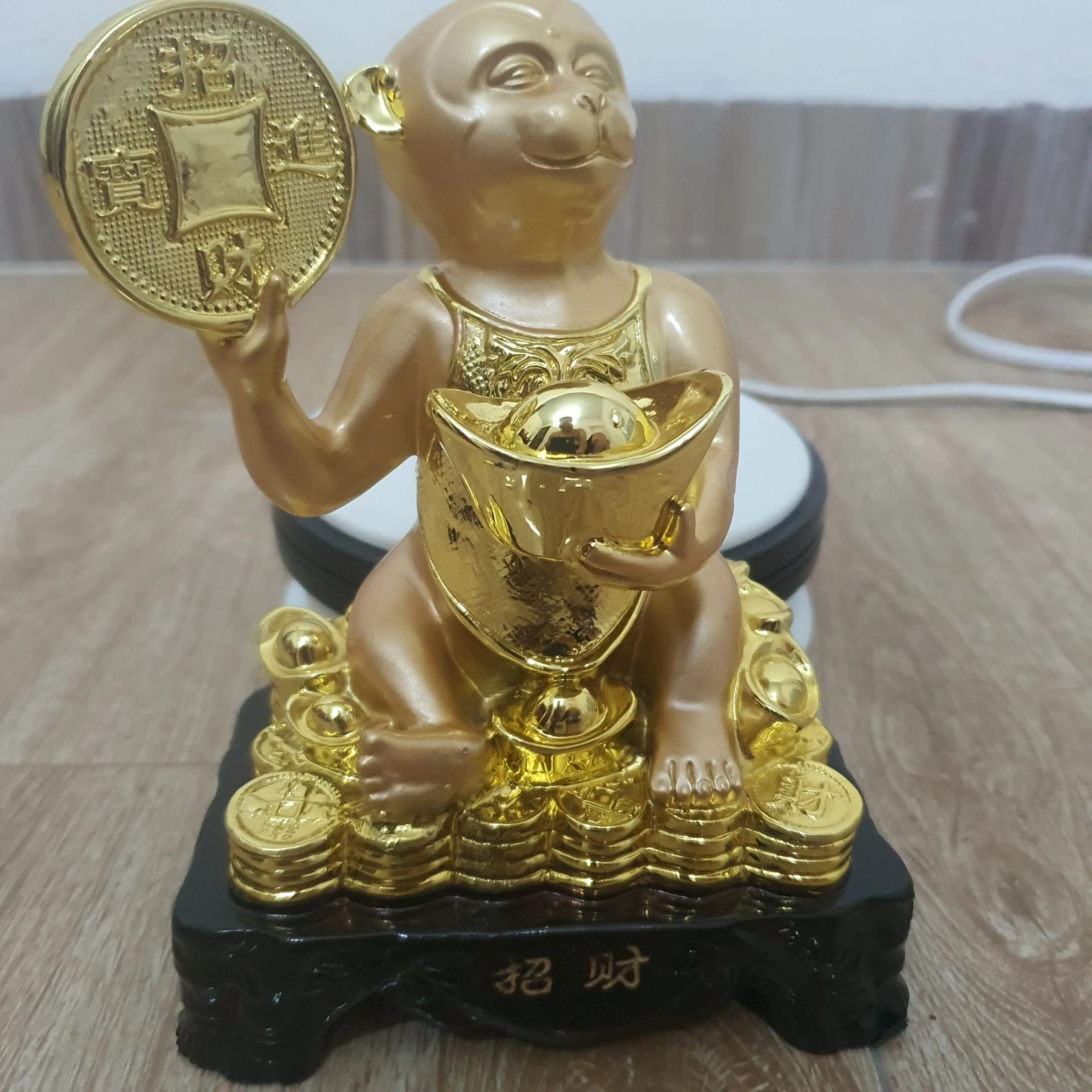 Tượng khỉ vàng Chiêu tài 3