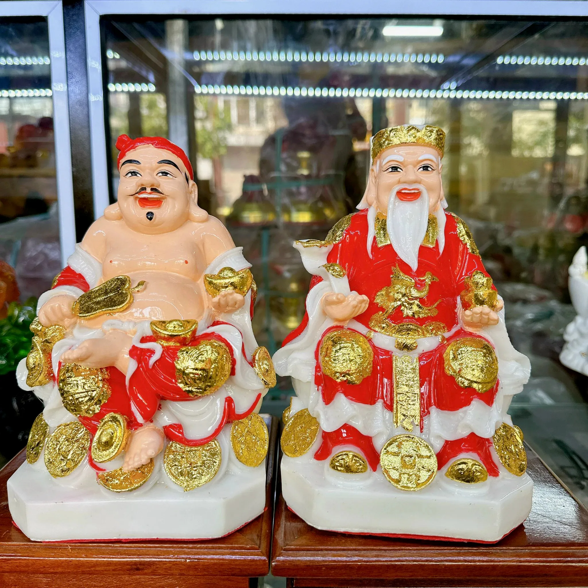 Ông Thần Tài là ai? Cách chọn & đặt tượng Thần Tài đúng chuẩn Cần bài trí tượng ông Thần Tài đúng phong thủy